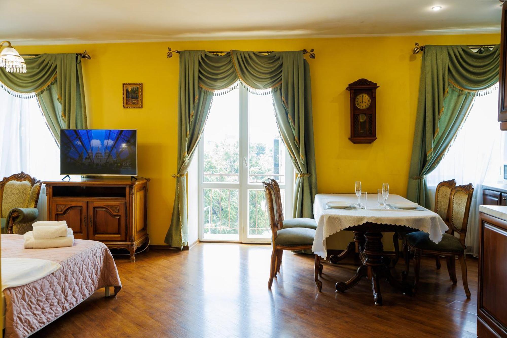 Квартира Антиквара У Центрі Полтави Мережа Alexapartments Документи Для Відряджень Безконтатне Заселення Цілодобово 폴타바 외부 사진